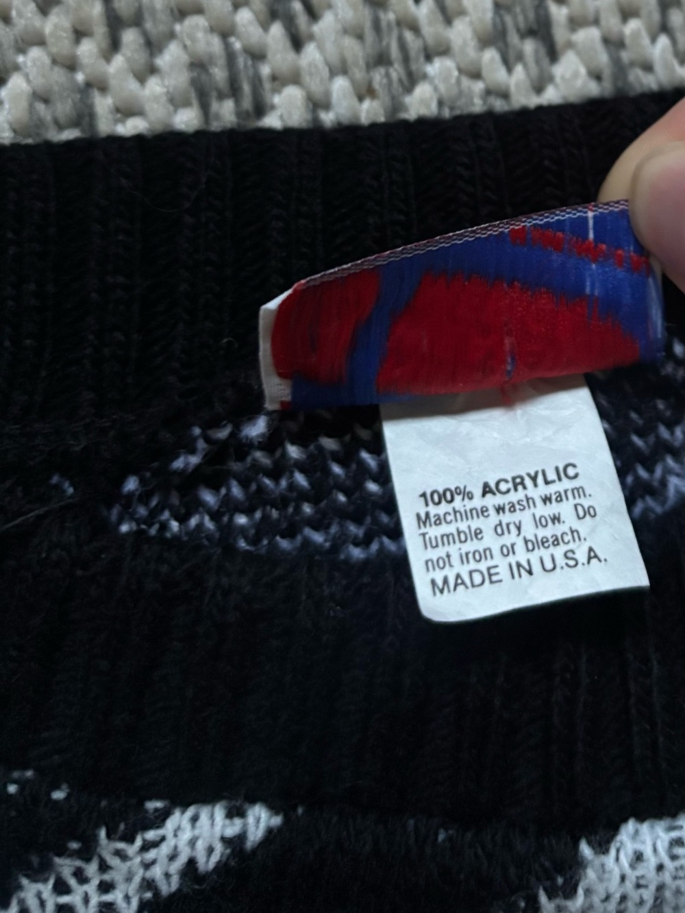 Vintage United Sweaters of America Black Knit Floral Geometric Sweater - Picture 3 of 11
